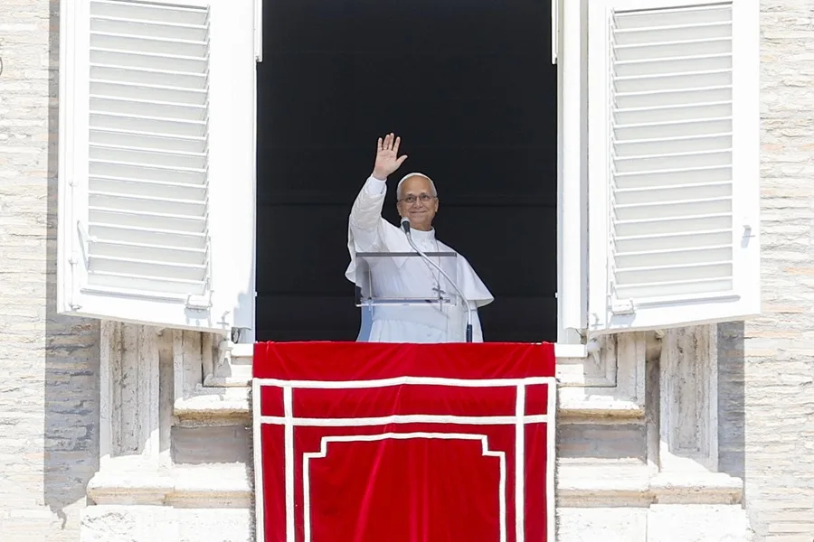 El papa urge a Ucrania y Rusia a que detengan los ataques a objetivos civiles