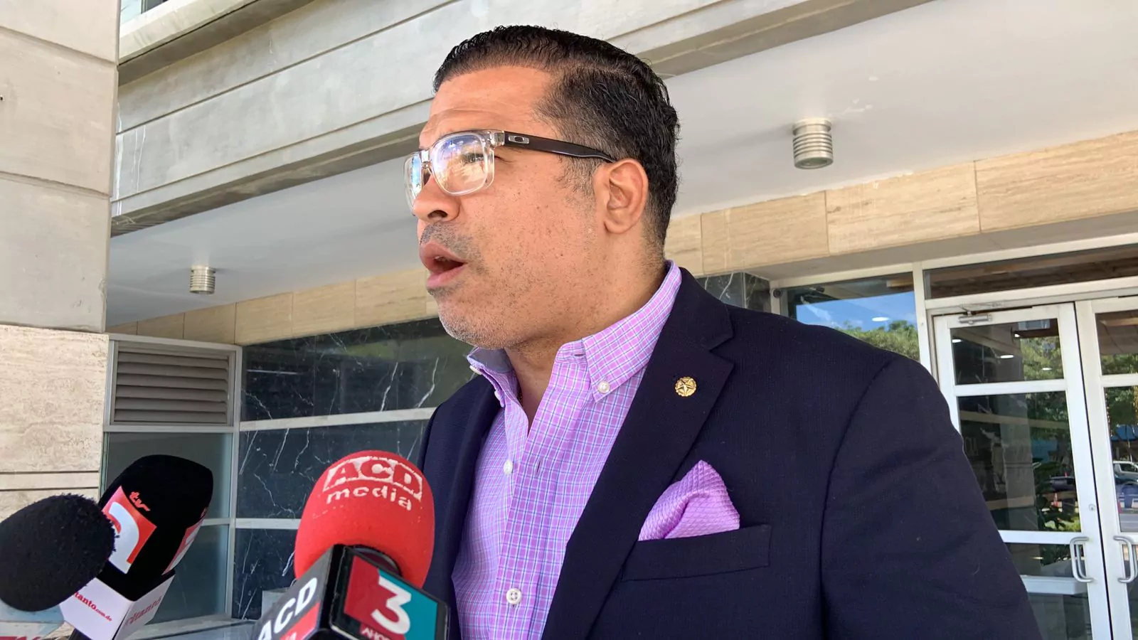 Embargo en restaurante Ronconcito Bohemio termina con apresamiento de Affe Gutiérrez Gil