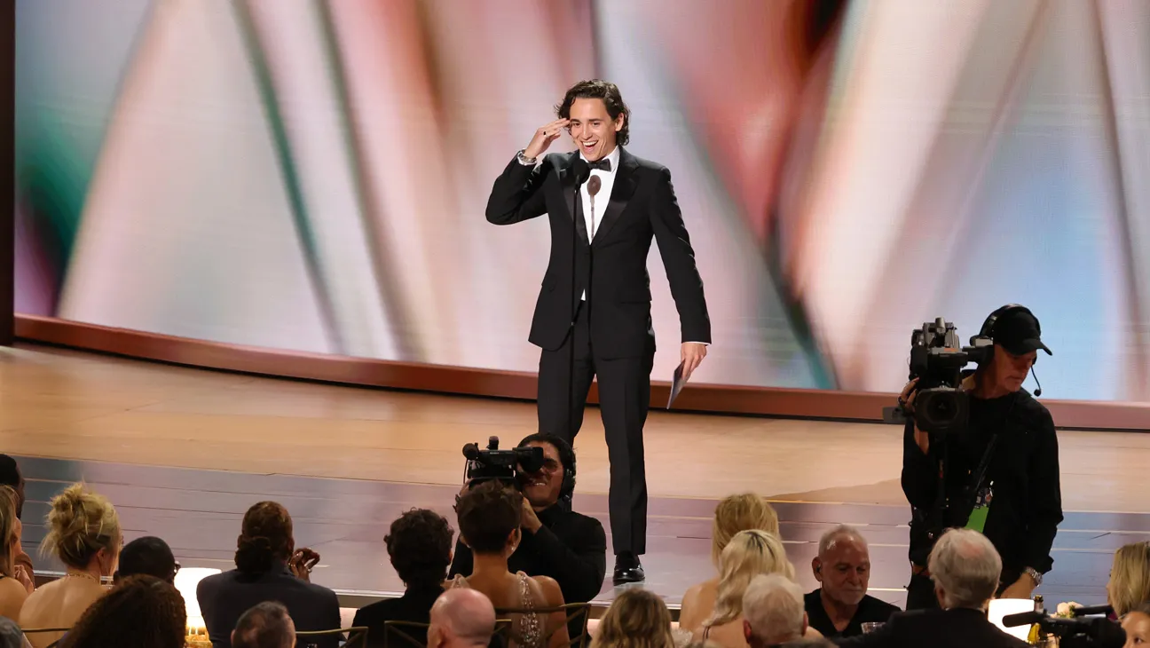 Marcello Hernández lleva su humor a los Emmy 2026 e invita a cenar a Zendaya y Tom Holland