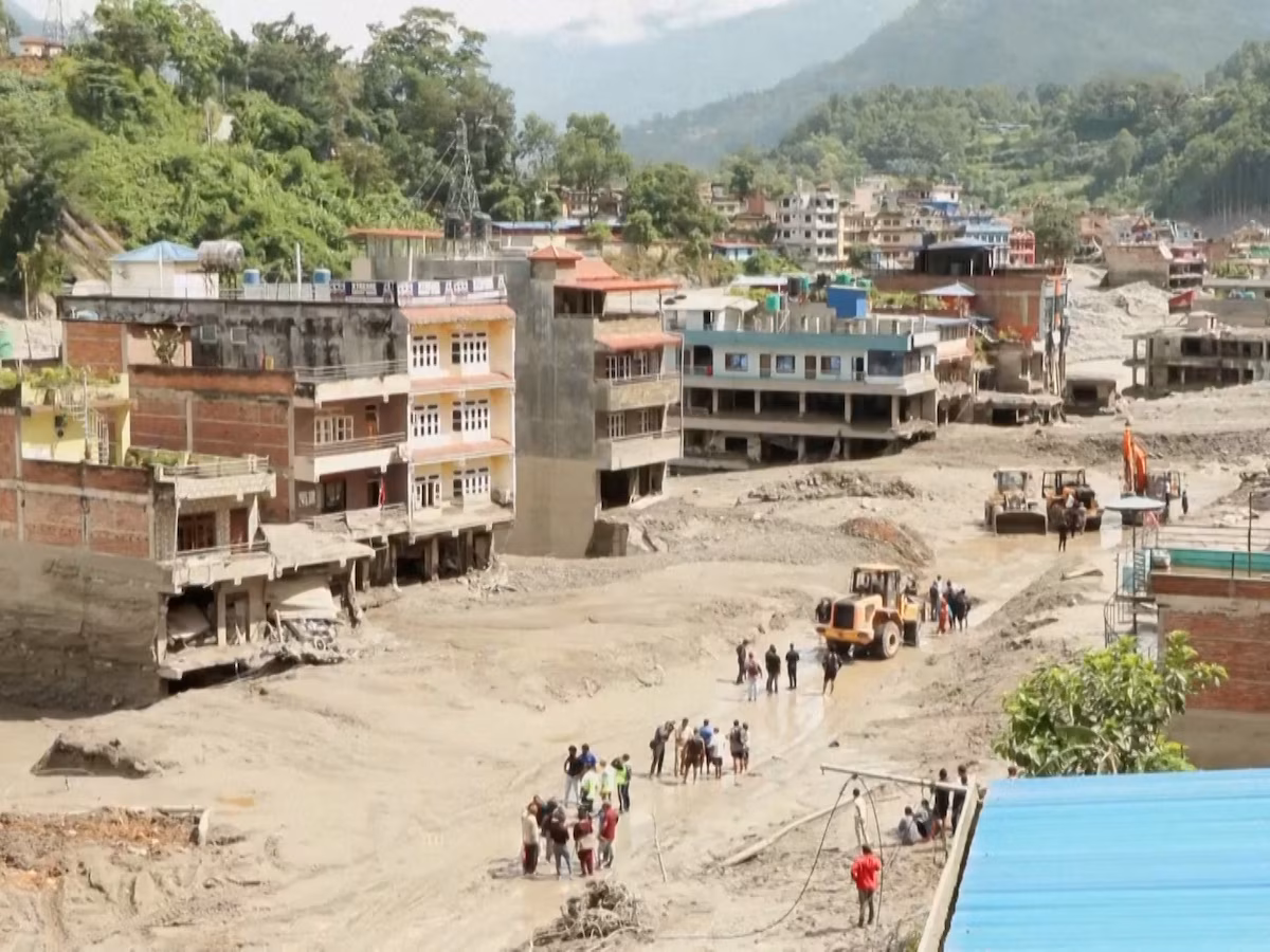 El aire respirable y el agua potable son cruciales para la supervivencia de quienes están atrapados en túneles en Nepal