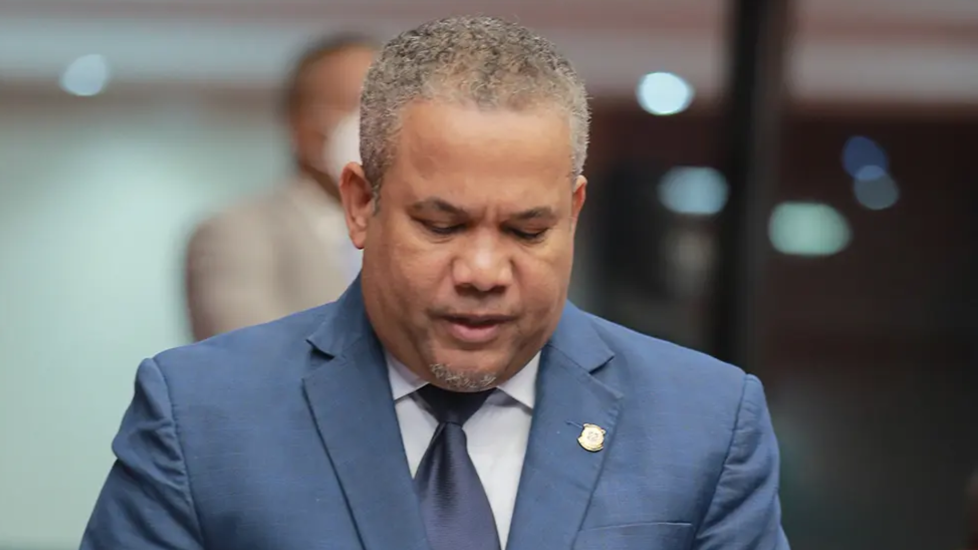 Héctor Acosta volverá a impulsar proyecto para regular los cobros de los colegios privados