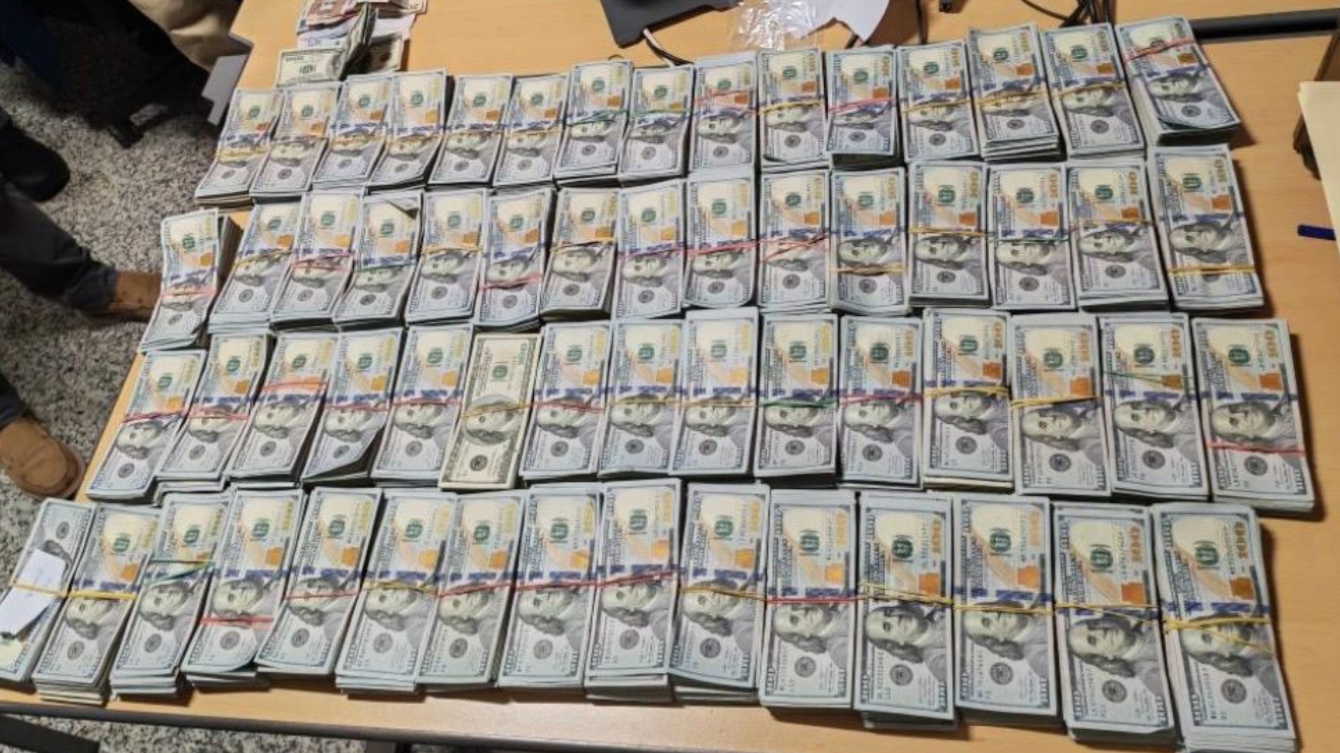 Aduanas confisca más de RD$35.9 millones no declaradas en el AILA