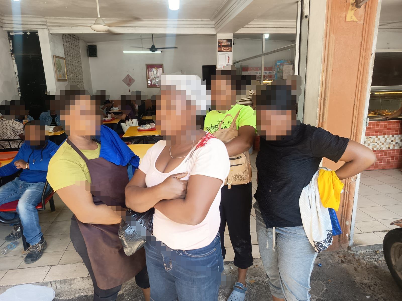 Operativos en “pica pollos” dejan 38 haitianos detenidos
