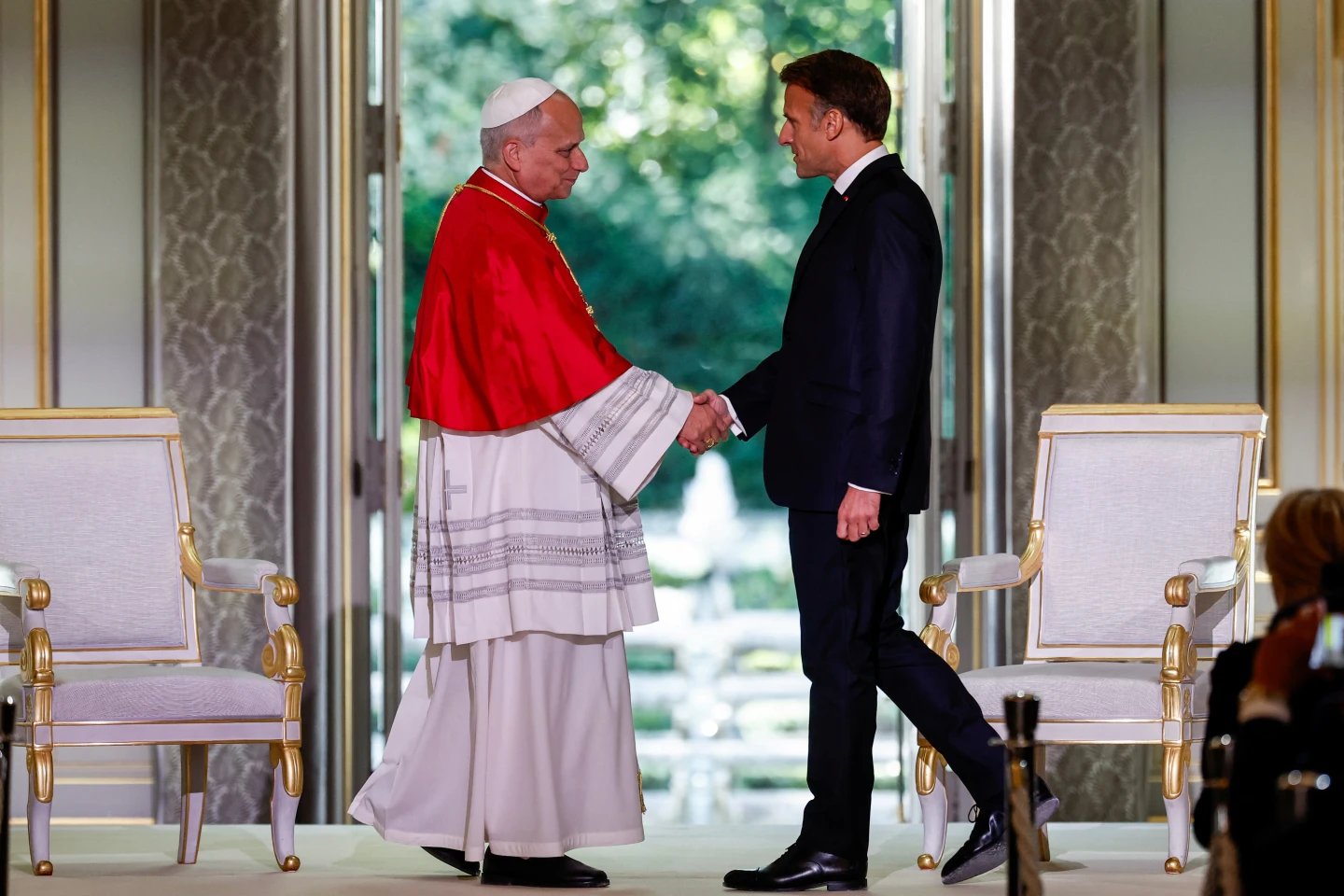 Papa inicia viaje de cuatro días a Francia y advierte “paraíso de las máquinas” podría socavar a la humanidad