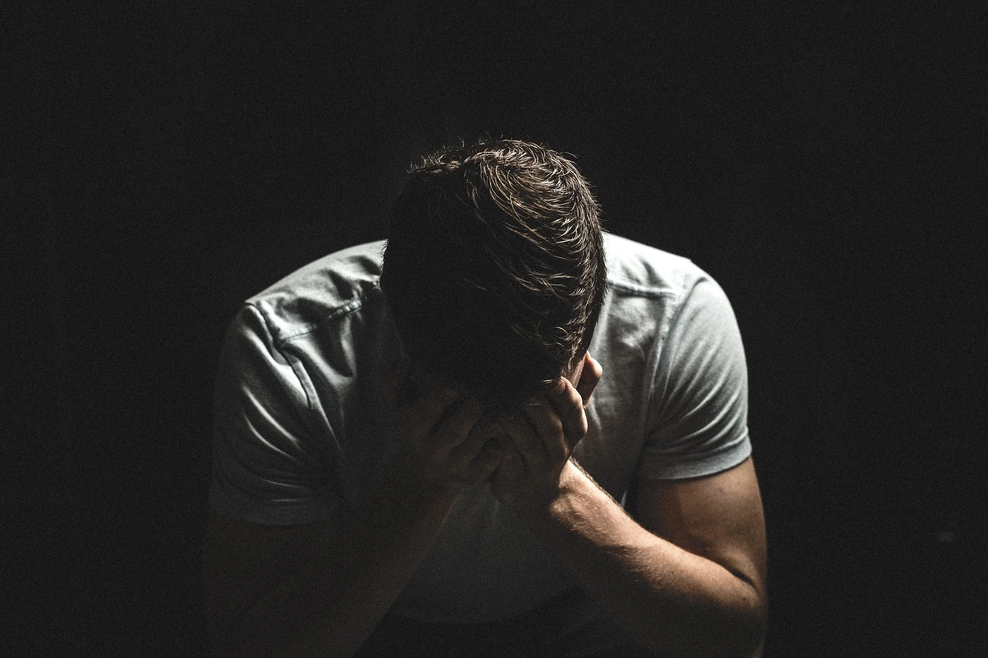 Hombres de 20 a 59 años concentran la mayor cantidad de suicidios en RD