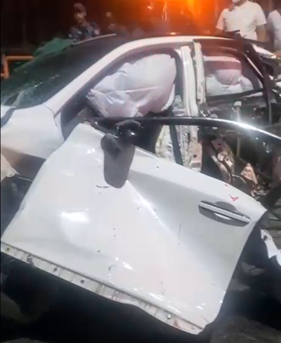 Mujer y dos hijos heridos de gravedad tras aparatoso accidente en Santiago