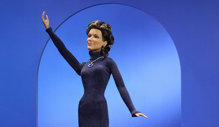 Celine Dion ahora es una muñeca: así luce la figura inspirada en su icónica actuación en los Oscar