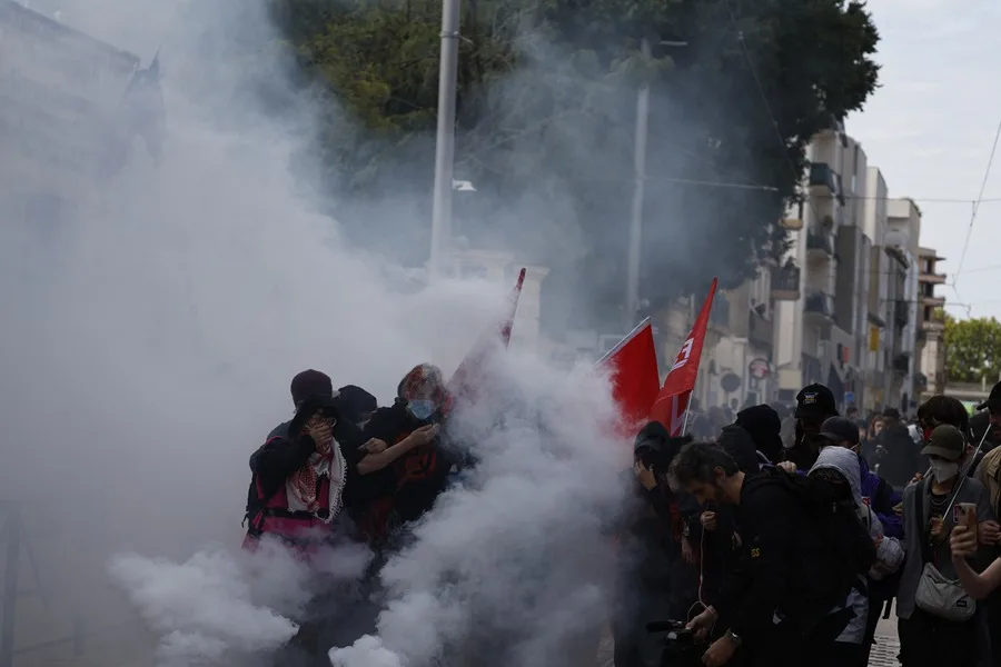 Miles de arrestos, violencia al alza y otras claves de la protesta estudiantil en Francia