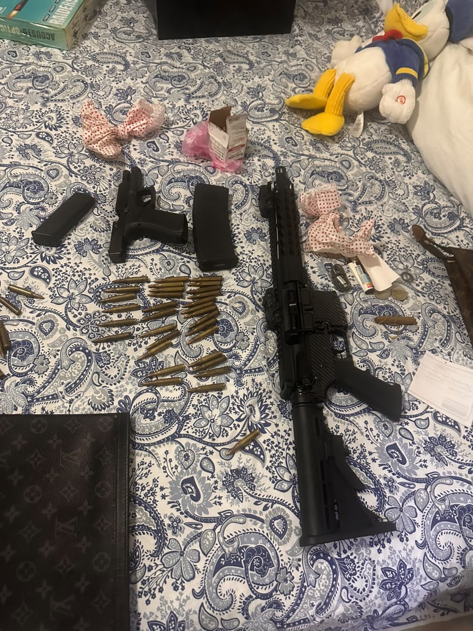 Desde un fusil hasta municiones; los hallazgos de la PN tras allanamiento